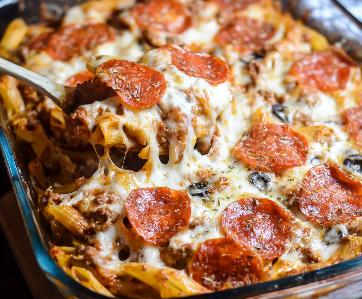 Easy Weeknight Pizza Casserole: Classic Flavor, No Dough Needed